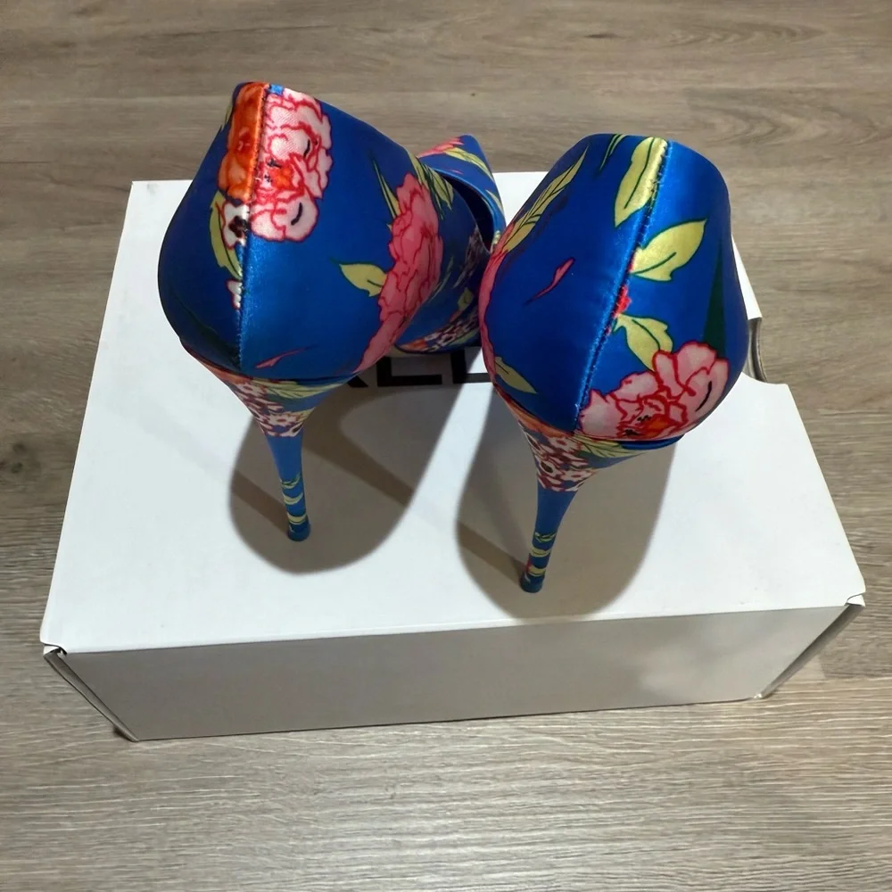 Aldo Blue and Pink Heels Vibrant Design - Picture 3 of 5